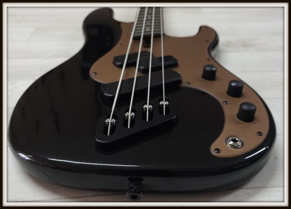 Preview: Dingwall SP1 4-String, Black Highgloss